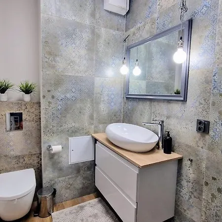 Very Stylish Ii & Secure Penthouse -free Parking ウッチ